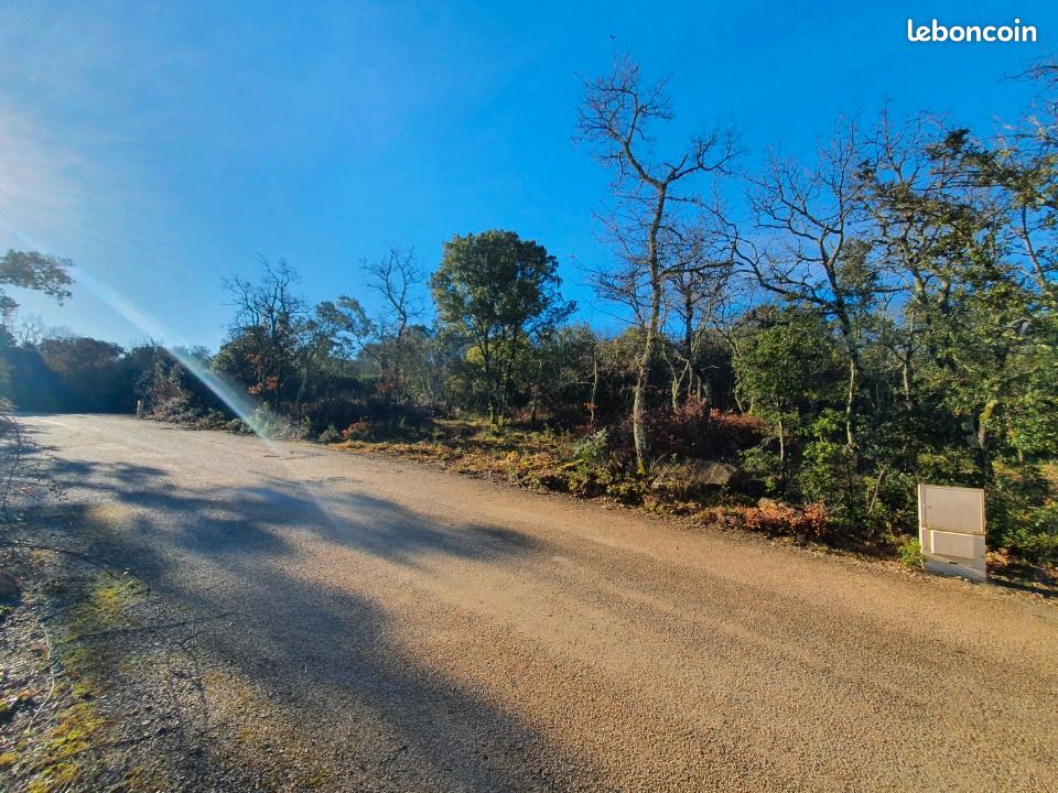 Terrain 1091 m² · à Labastide-de-Virac · 78 000 €
