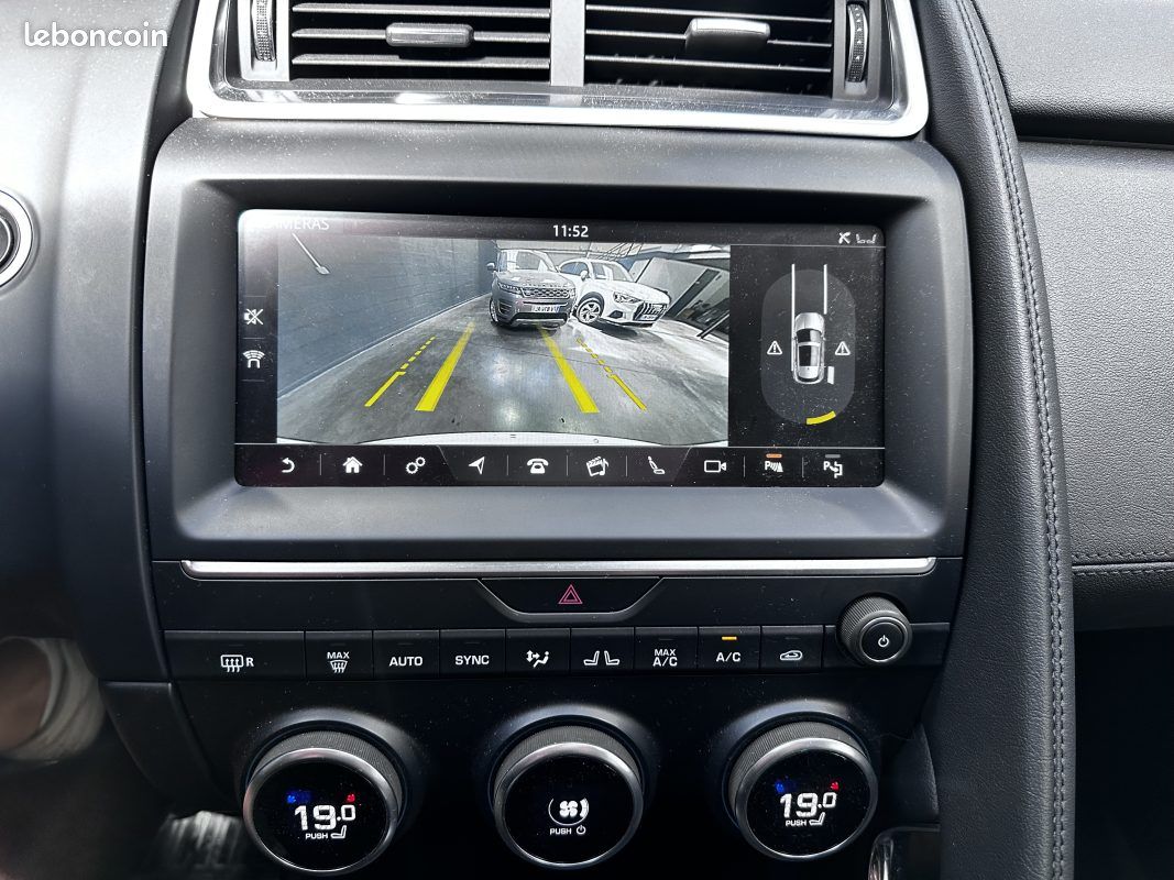 Jaguar e-pace jaguar e-pace 2.0d 150cv r-dynamic s 2018 (image 13)
