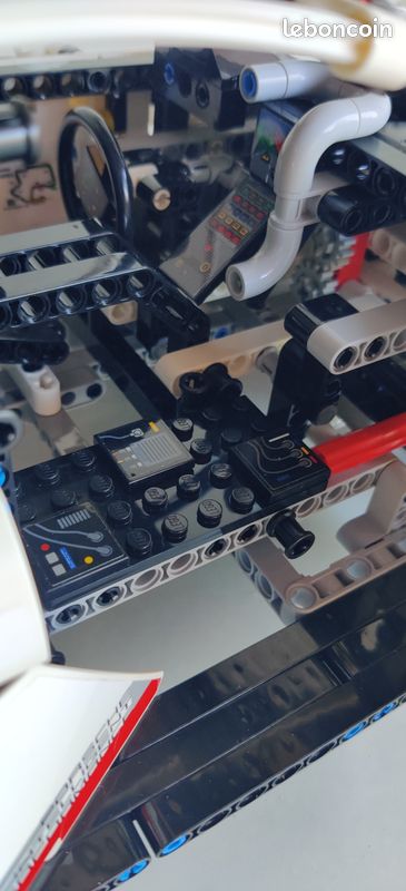 42096 LEGO Technic - Porsche 911 RSR (image 9)