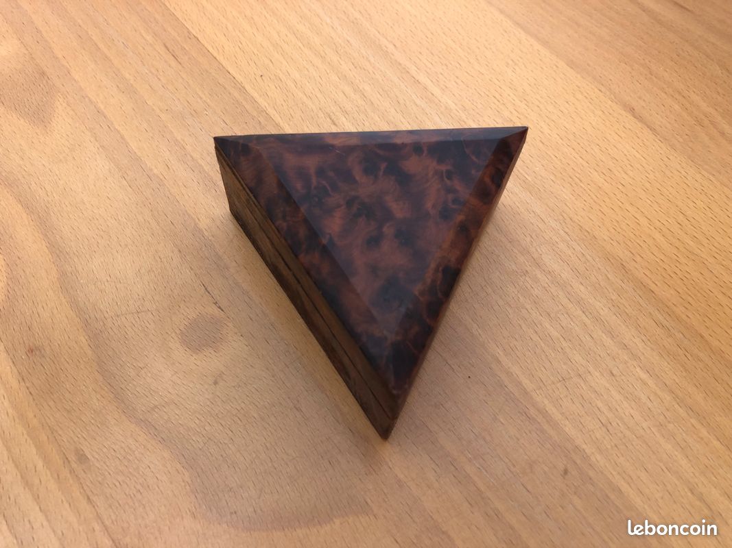 Boîte à bijoux triangle en bois vintage (image 1)
