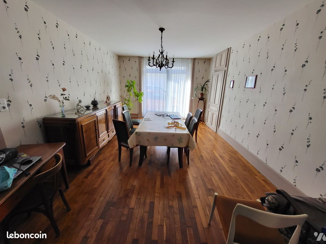 Maison 4 pièces 264 m² · à Champagnole · 264 m² · 187 680 €