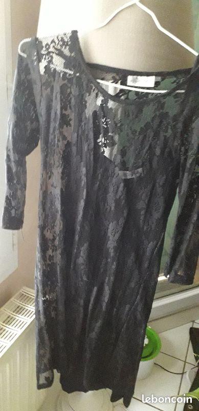Robe (image 1)