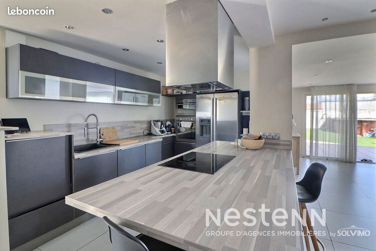 Maison 5 pièce(s) 120 m²à louer Meyzieu