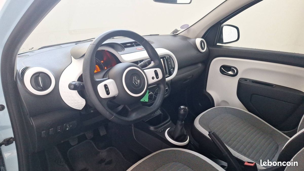 Renault twingo iii sce 65 equilibre (image 11)