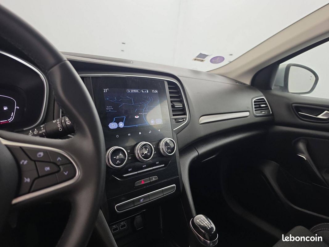 RENAULT Megane IV Berline TCe 140 Evolution (image 12)