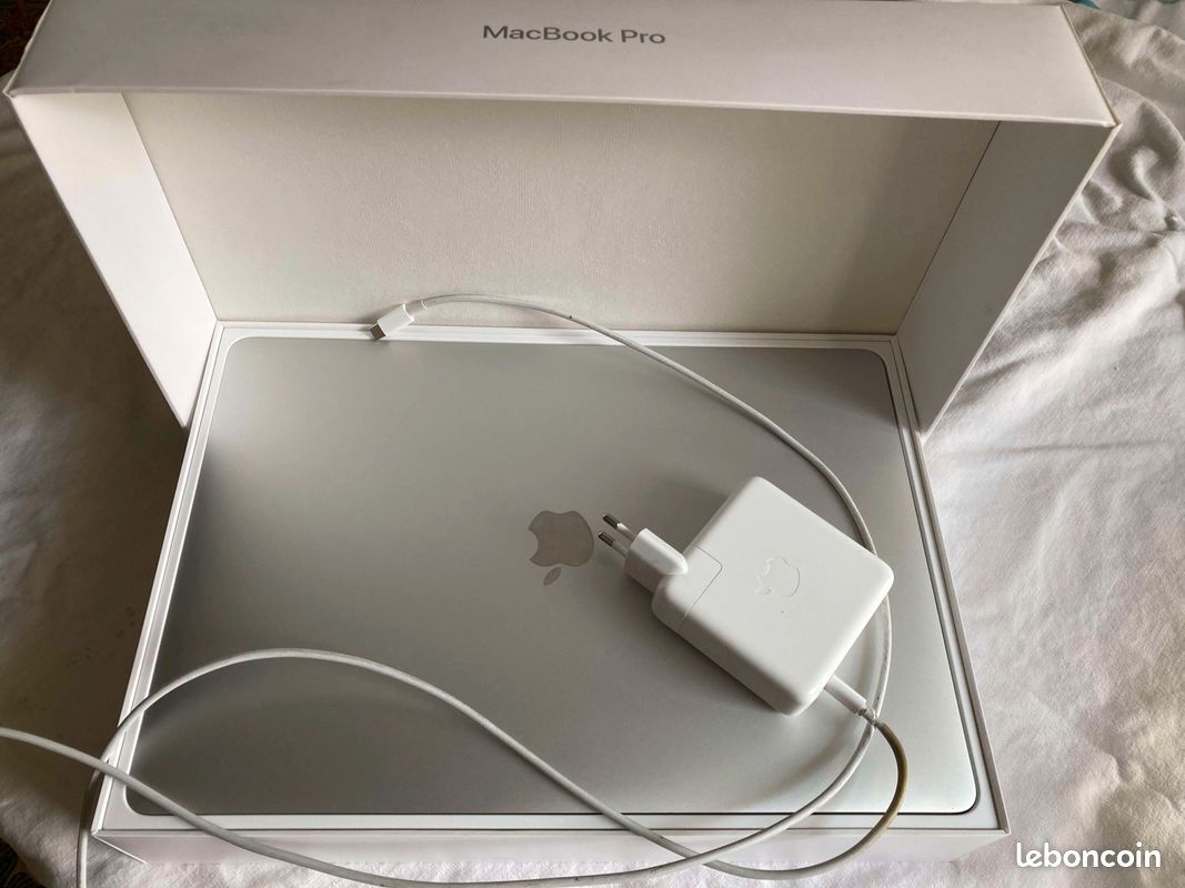 Mac Book Pro (image 1)