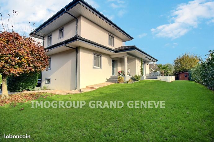 Propriété 9 pièces 213 m²