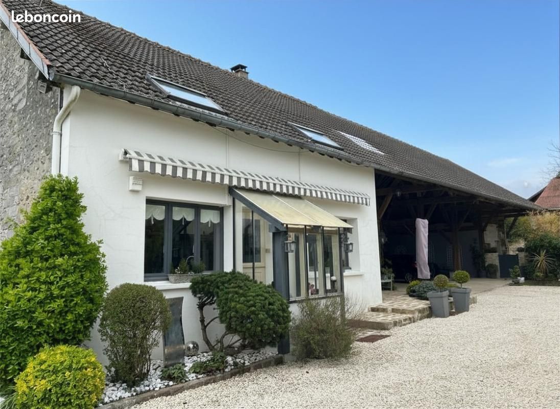 Maison 7 pièces 160 m² · à Voulton · 160 m² · 250 000 €