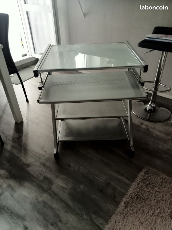 Bureau (image 1)
