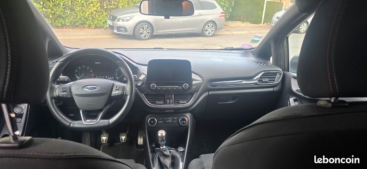 Ford fiesta st line (image 2)
