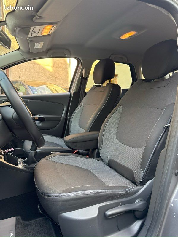 Renault Captur 1.5 dCi 90ch ENERGY S&S ECO² INTENS (image 11)