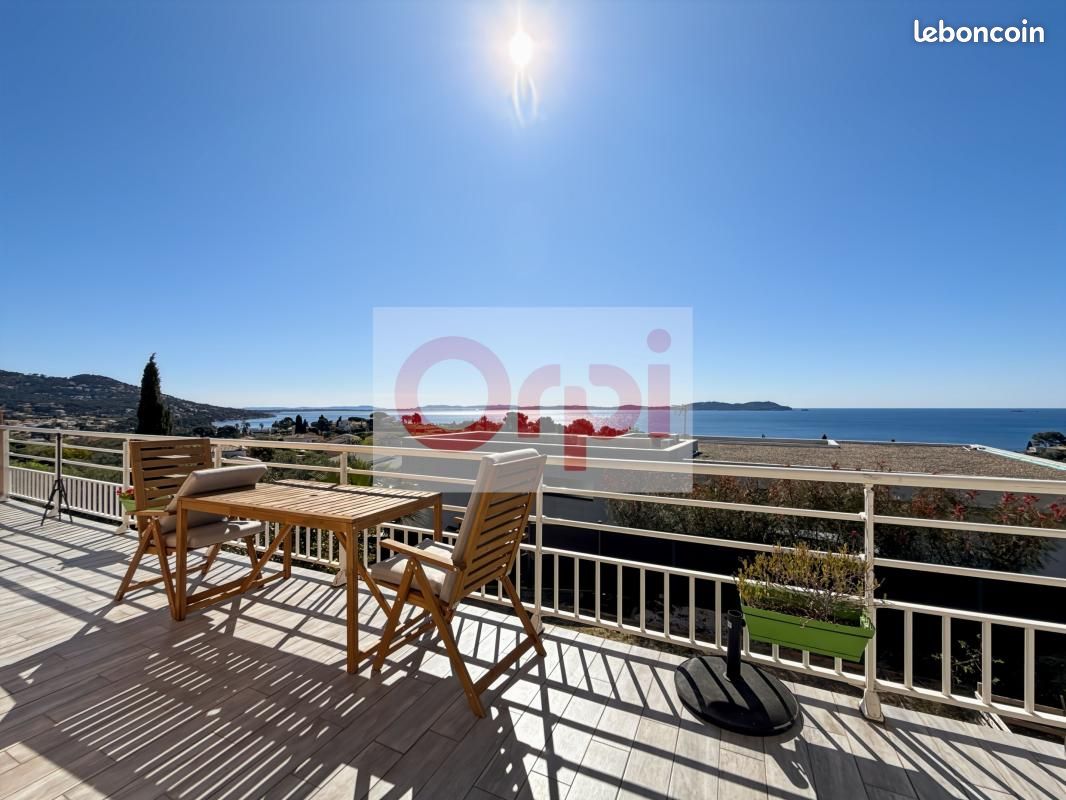 Maison 8 pièces 273 m² · à Carqueiranne · 273 m² · 1 170 000 €
