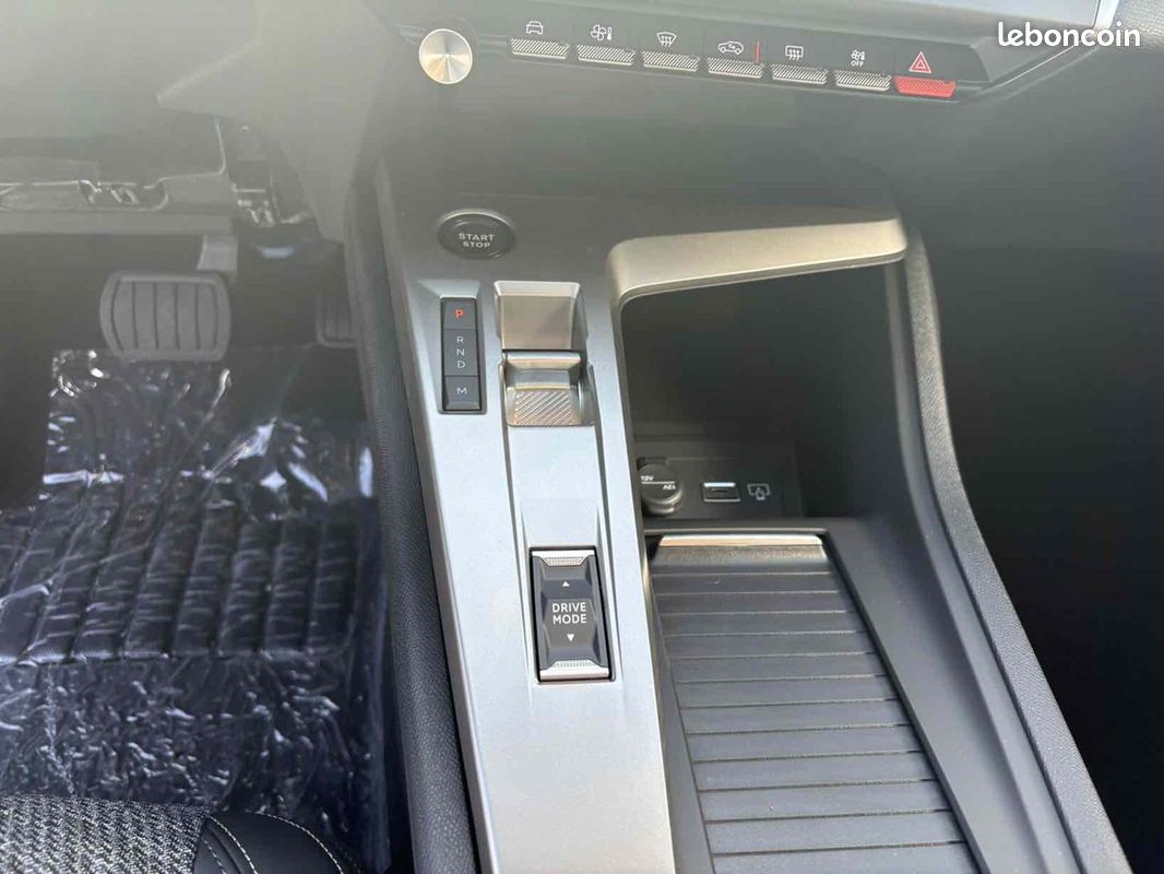 Peugeot 308 1.5 BLUEHDI 130CH S&S ALLURE EAT8 (image 15)