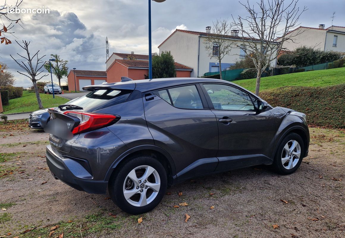 Toyota CHR Dynamic Hybride 122cv - Voitures