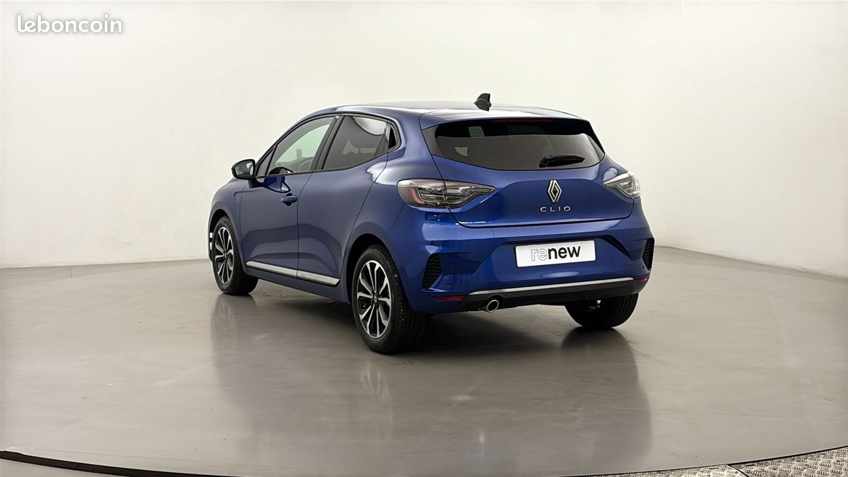 Renault clio tce 90 ch gsr2 techno (image 8)