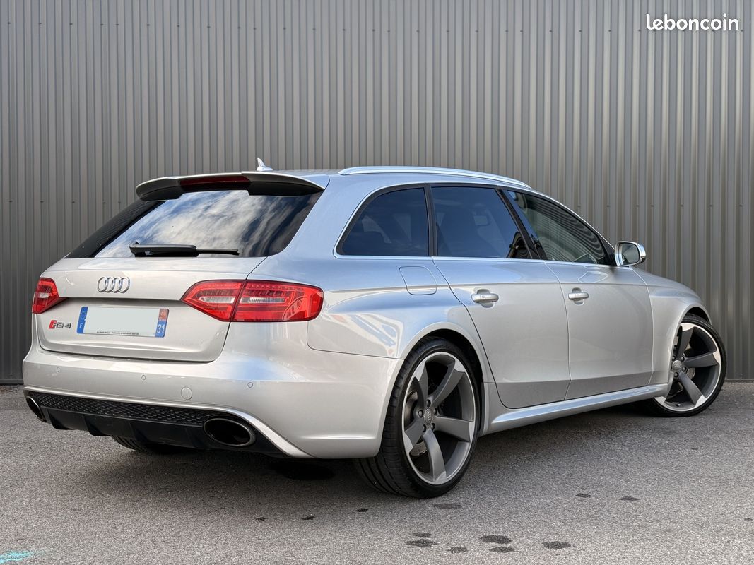 AUDI RS4 Avant V8 4.2 FSI 450 ch, Embrayage+Mécatronic NEUF | Diff Sport | B&O | Carbone | Carnet | Rotor | B&O | TEINTE AUDI EXCLUSIVE (image 3)