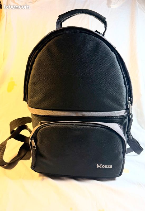 Appareil photo Reflex > NIKON F-401 < + Zooms et accessoires +Flashs +Sac à dos adapté- (image 13)