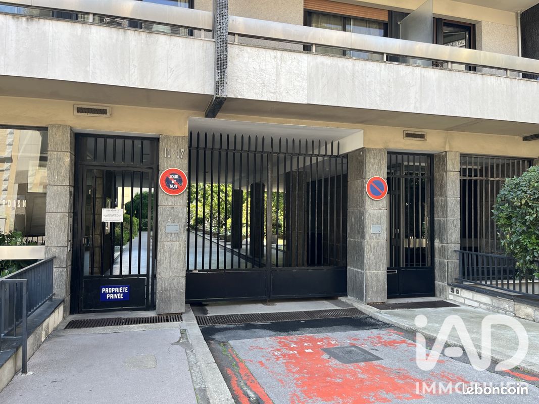 Parking 22 m² · à Paris · 22 m² · 73 000 €