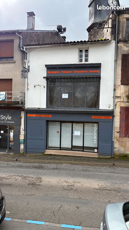 Local commercial 4 pièces 400 m² · à Melle · 400 m² · 185 000 €