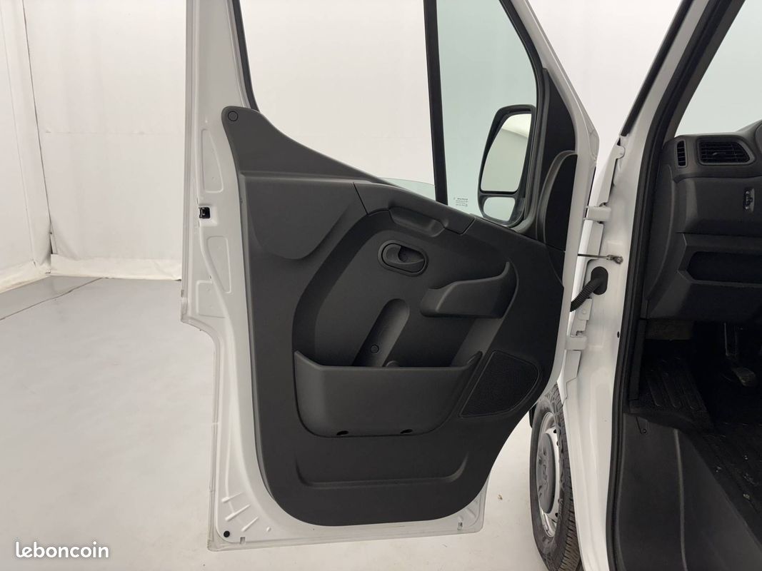 Renault master fgn trac f3500 l3h3 blue dci 135 confort (image 11)