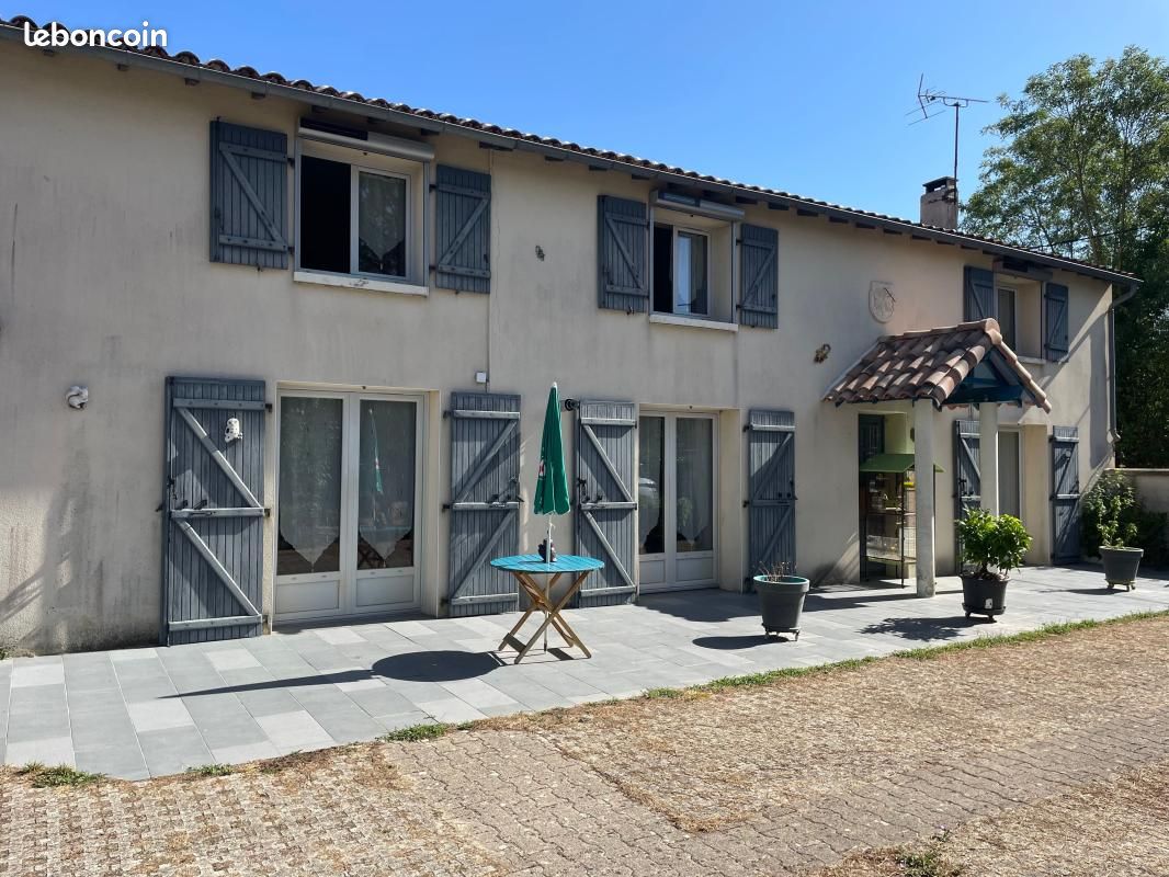 Maison 5 pièces 205 m² · à Saint-Symphorien · 205 m² · 304 500 €