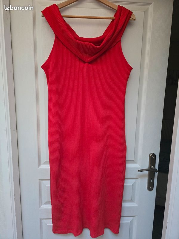 Robe rouge (image 1)