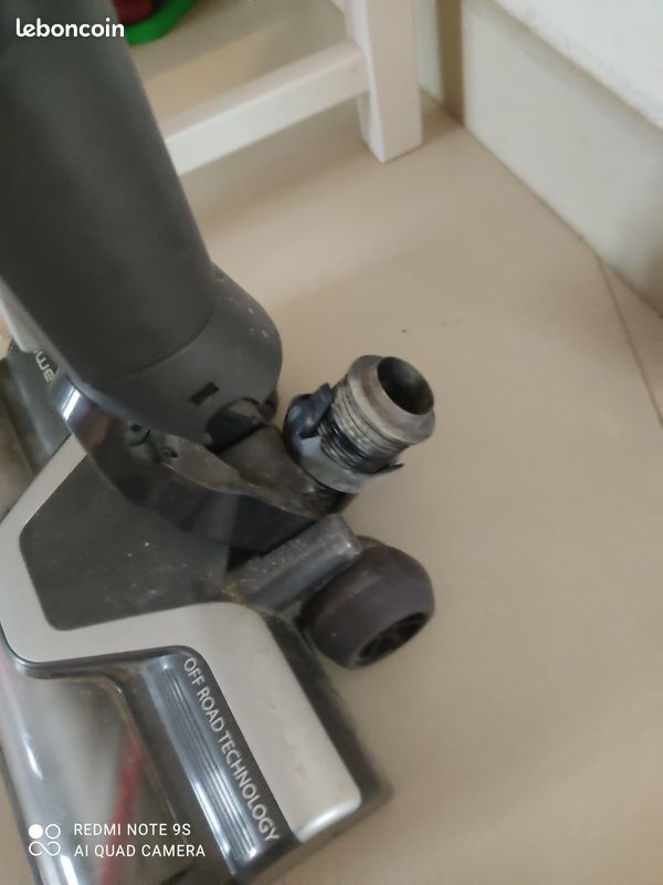 Aspirateur balai Rowenta (image 1)
