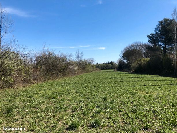 Terrain 900 m² SORGUES