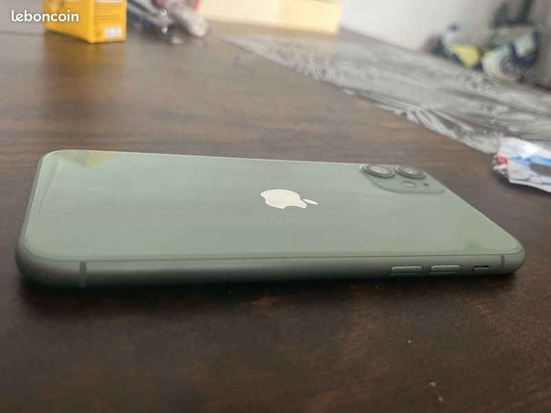 IPhone 11 (image 6)