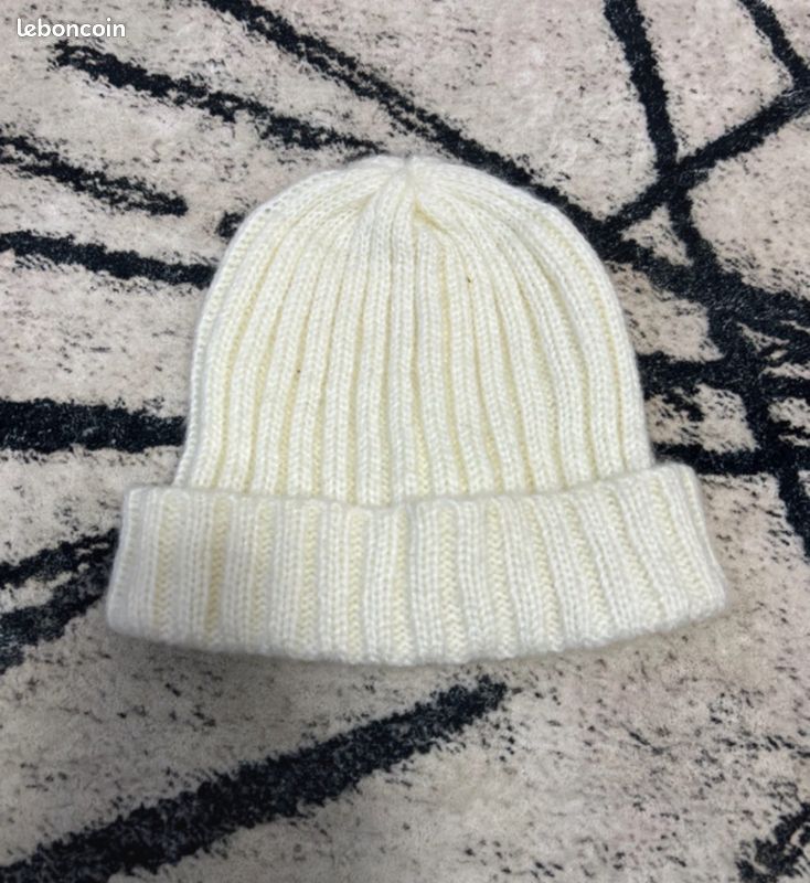 Bonnet (image 1)