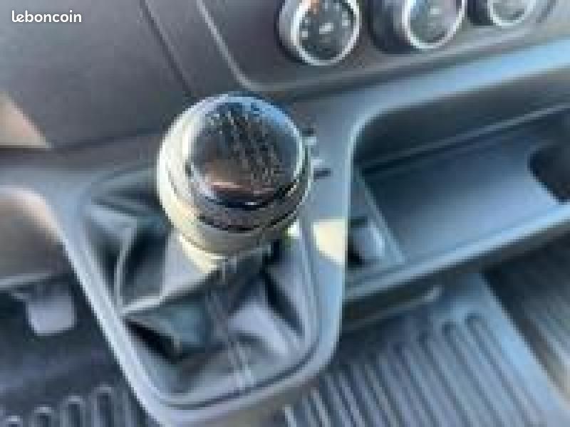 Renault Master Fg F3500 L3H3 2.3 Blue dCi 135ch Confort Euro6E (image 15)