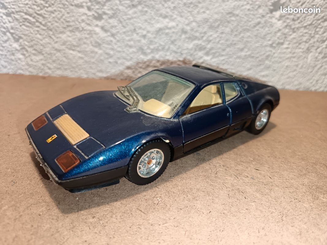 Ferrari 512 Burago 1/24 (image 1)