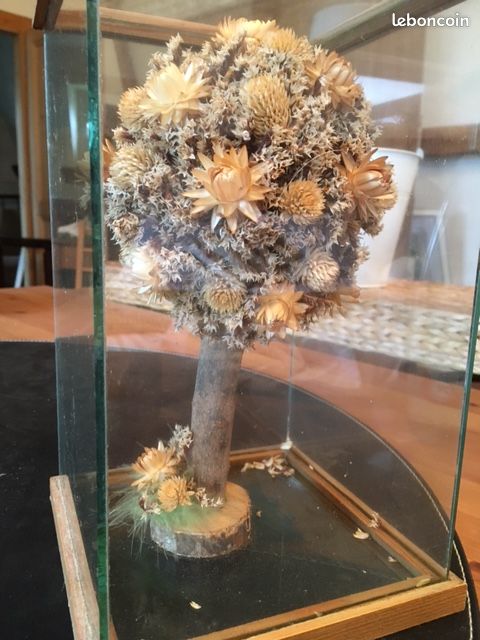 Décoration arbre sous verre (image 3)