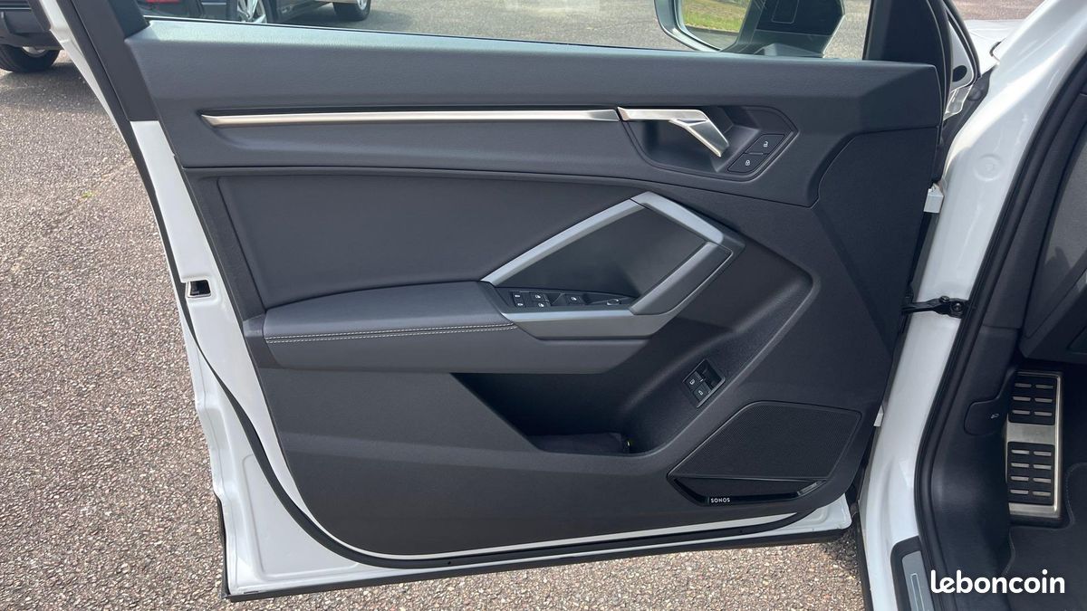 AUDI Q3 Sportback 45 TFSIe 245 ch S tronic 6 S line (image 20)