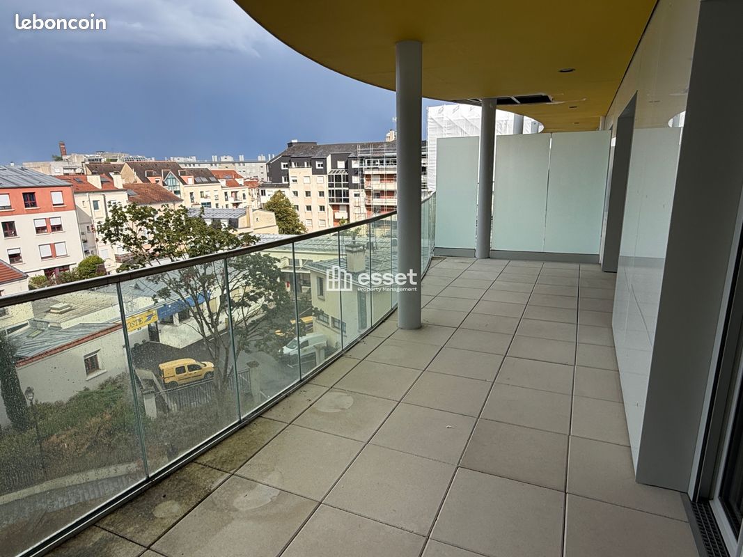 Appartement 4 pièces 97 m² · à Suresnes · 97 m² · 2 682 €/mois