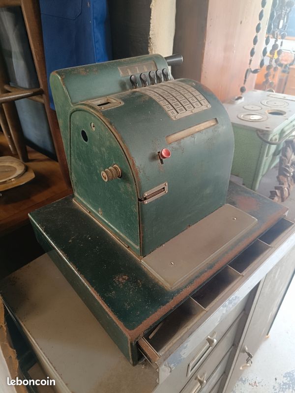 Caisse enregistreuse ancienne (image 1)