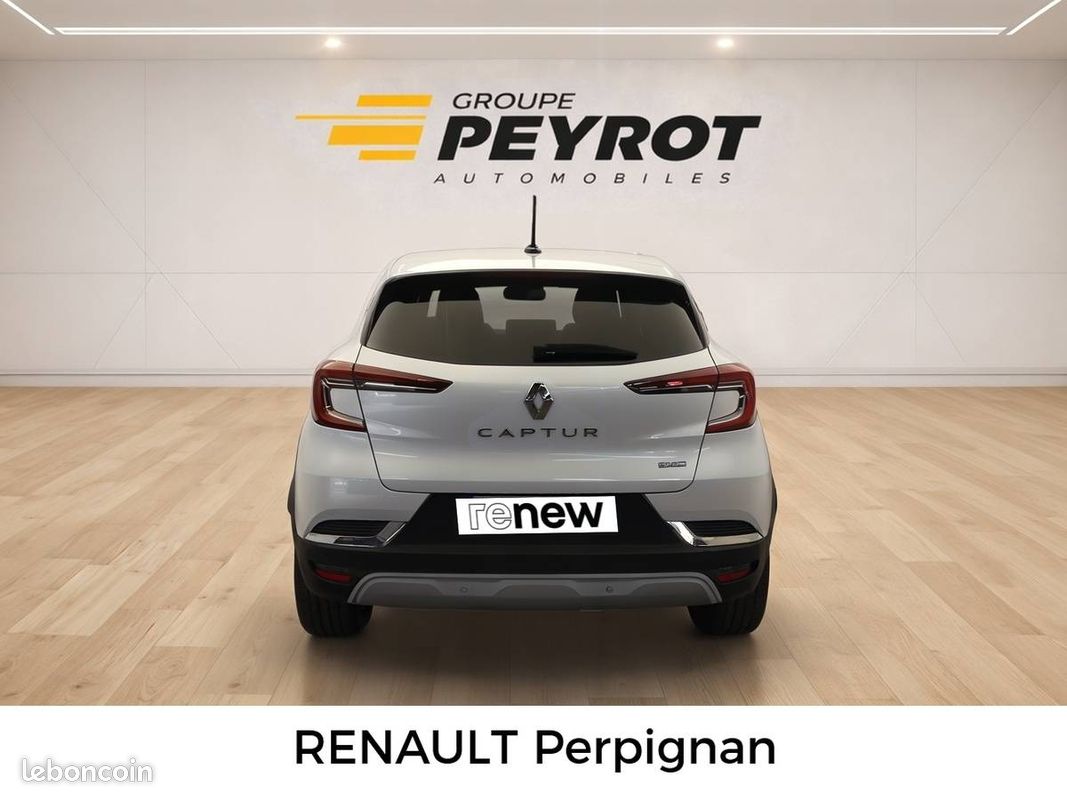 RENAULT Captur E-Tech 145 - 21 Intens (image 4)