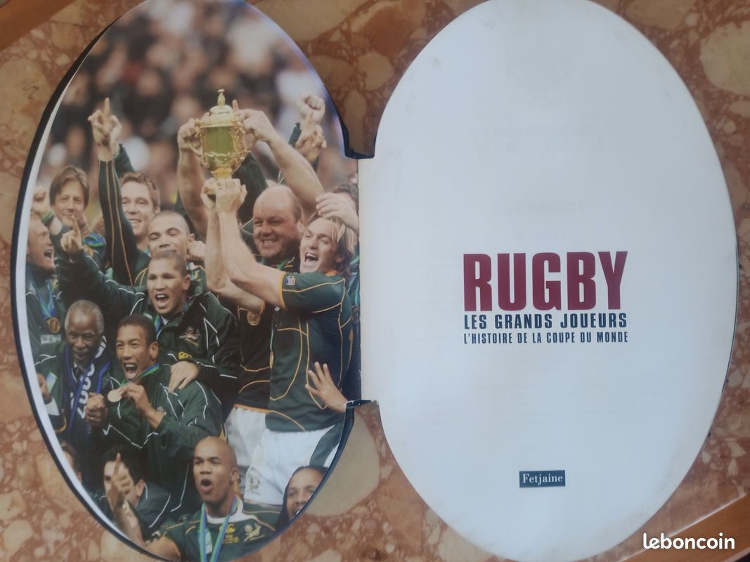 Pour collectionneur ouvrage capitonné traçant l'histoire des grands joueurs de rugby au monde illustré par des textes et des photos (image 3)
