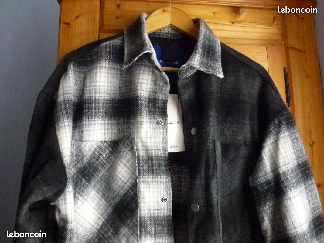Grosse veste surchemise homme neuve automne / hiver marque Jack&Jones gris blanc taille L ( valeur 65 ) toute douce style polaire vendu 39 (mishaupalsachom) (image 4)