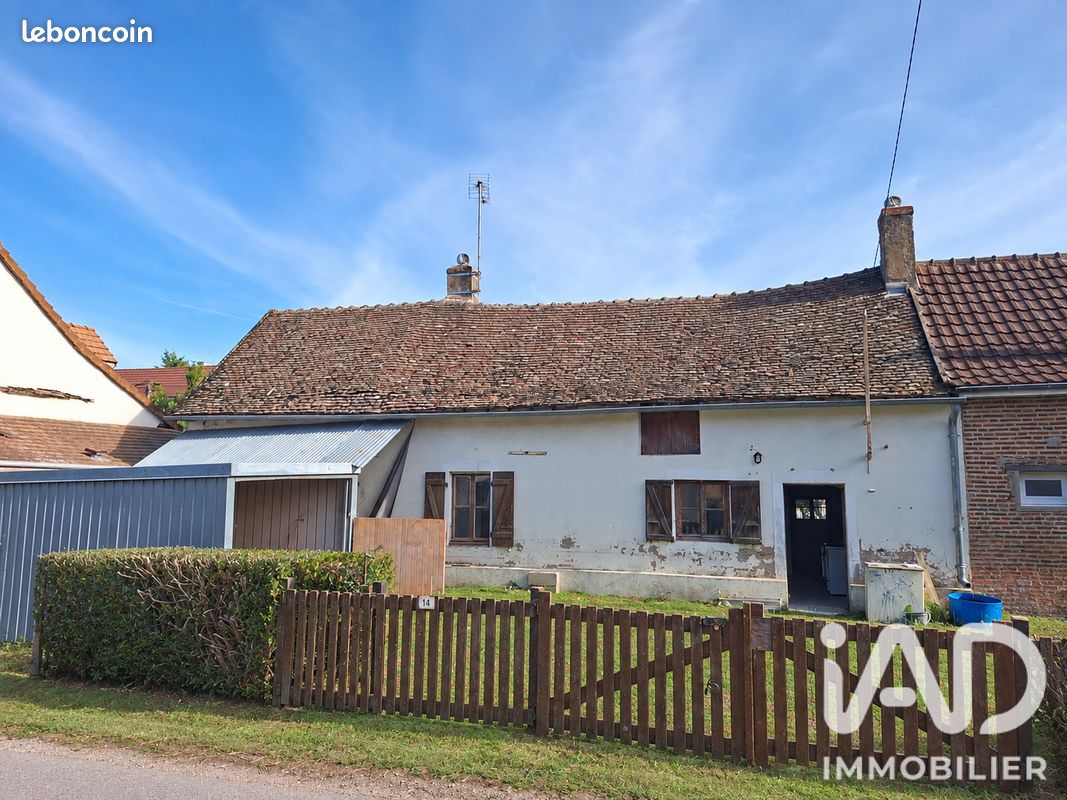 Maison 3 pièces 73 m² · à Écuelles · 73 m² · 45 000 €