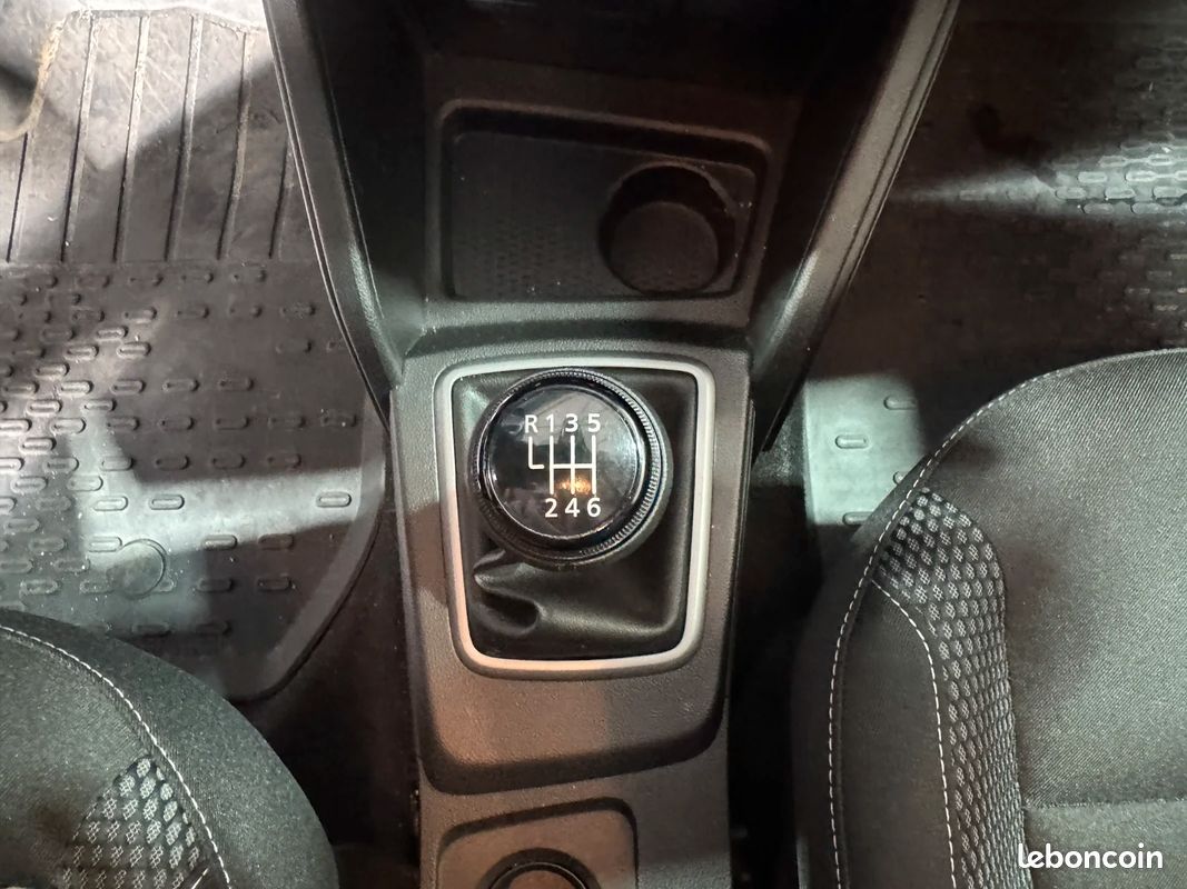 DACIA DUSTER 115cv 4x2-B Journey / CarPlay / Caméra 360° / Siège Chauffant / Roue de Secours (image 43)
