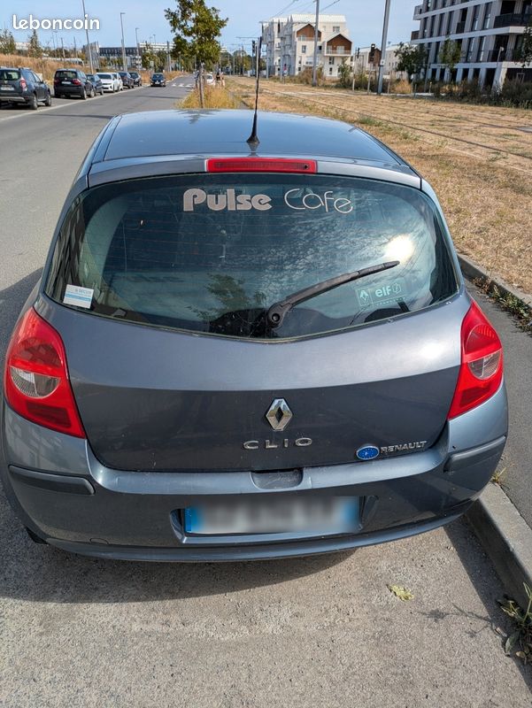 Voiture clio (image 3)