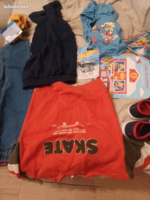 A vendre ensemble 6vn ans neuf avec jean basket neuf spiderman 28 et jouet neuf (image 4)