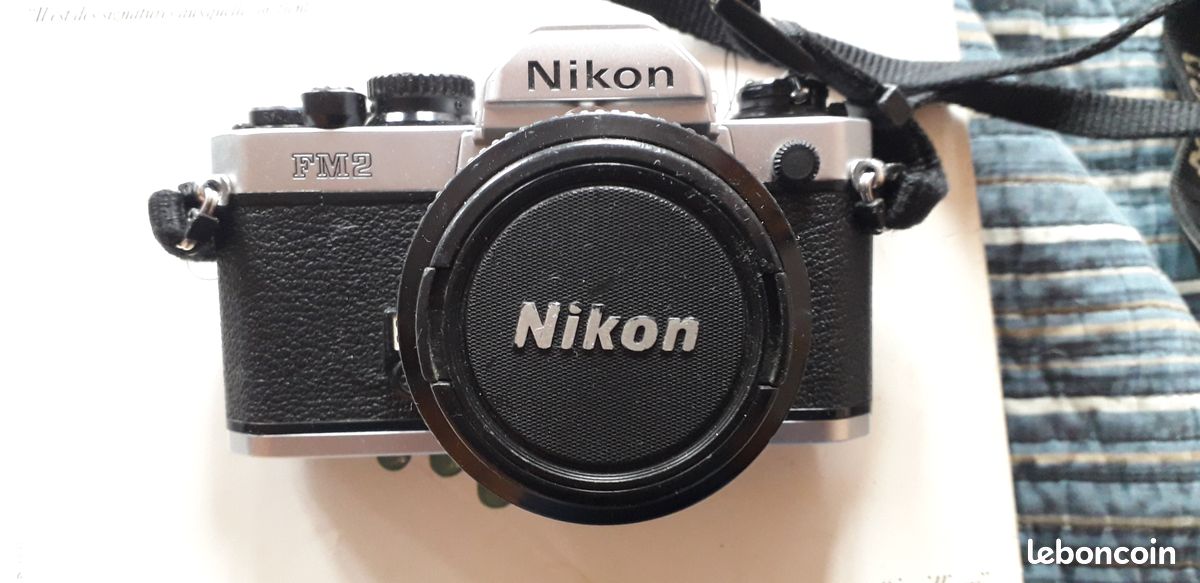 Boîtier d'appareil photo Nikon EM 35 mm avec objectif 50 mm 1,8/Nikon – Phototek Canada