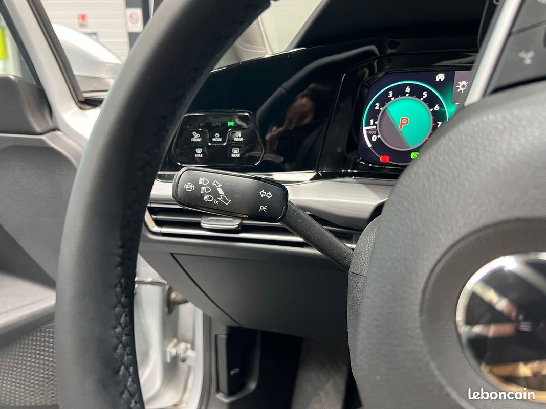 Volkswagen Golf 8 1.5 eTSi STYLE DSG7-150 cv-TOIT OUVRANT-VIRTUAL COCKPIT-CARPLAY-CAMERA DE RECUL (image 28)