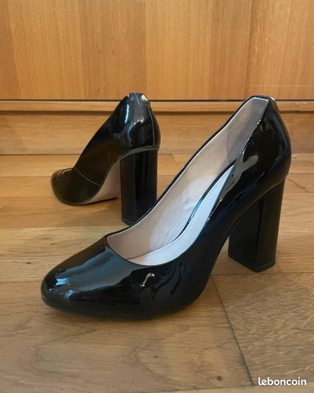 Patent Leather Cosmoparis Escarpins Escarpins à Talon En Cuir
