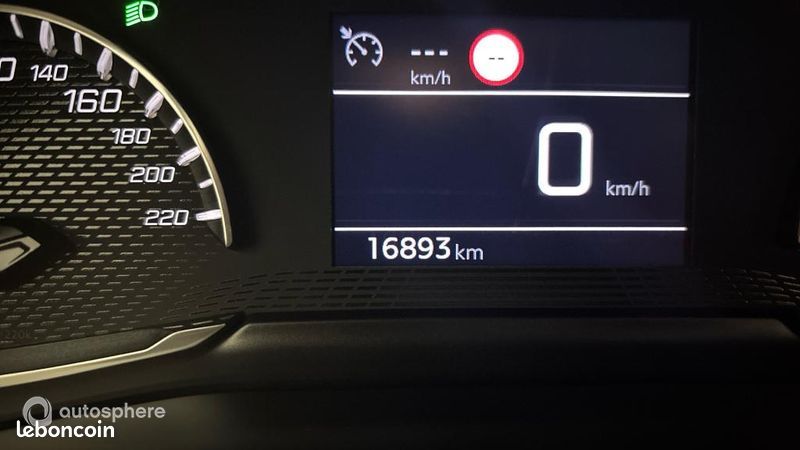 Peugeot 2008 1.2 PureTech 100ch S&S Style (image 9)
