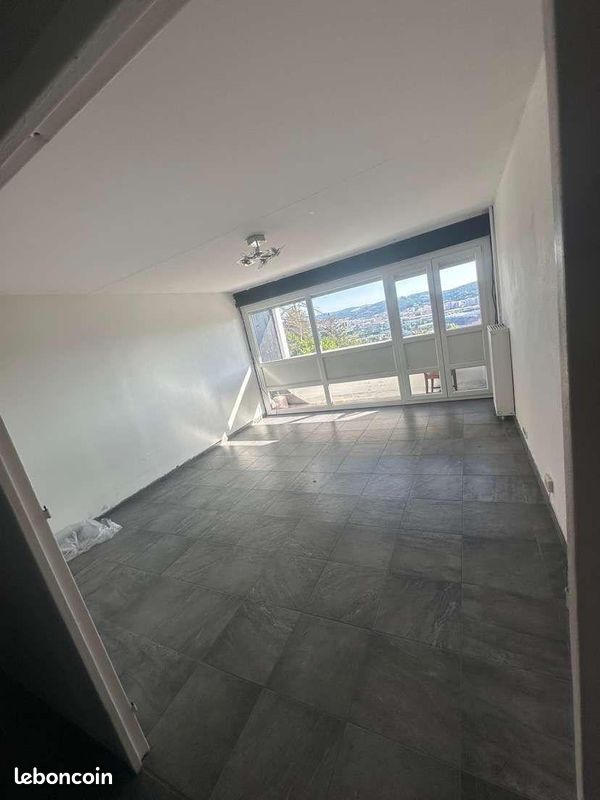 Appartement 3 pièces 73 m² · à Saint-Étienne · 73 m² · 750 €/mois