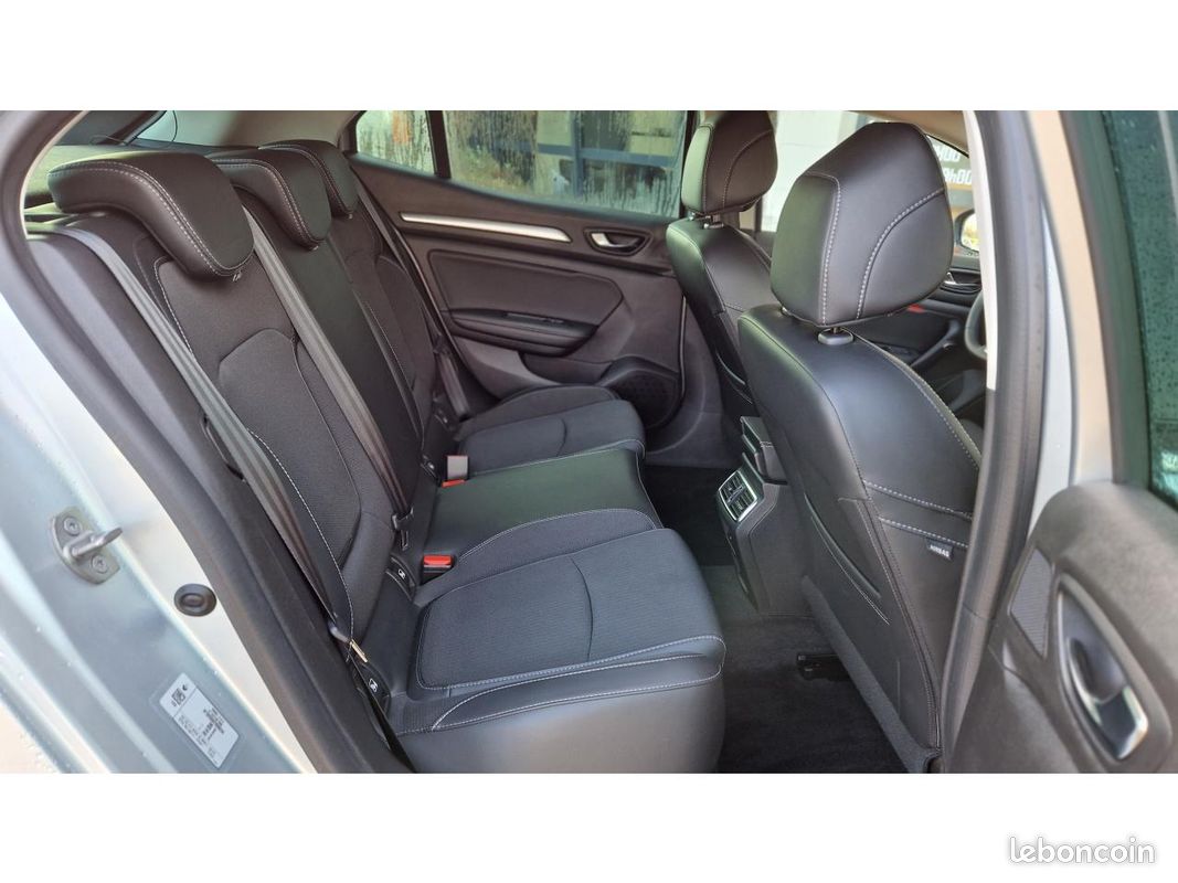 RENAULT MEGANE Mégane 1.5 Blue dCi - 115 2023 IV BERLINE Evolution PHASE 2 (image 30)