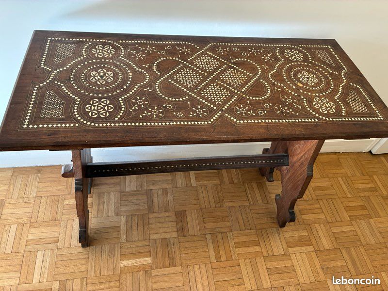 Élégante table arabe marquetée début XXe siècle (image 1)